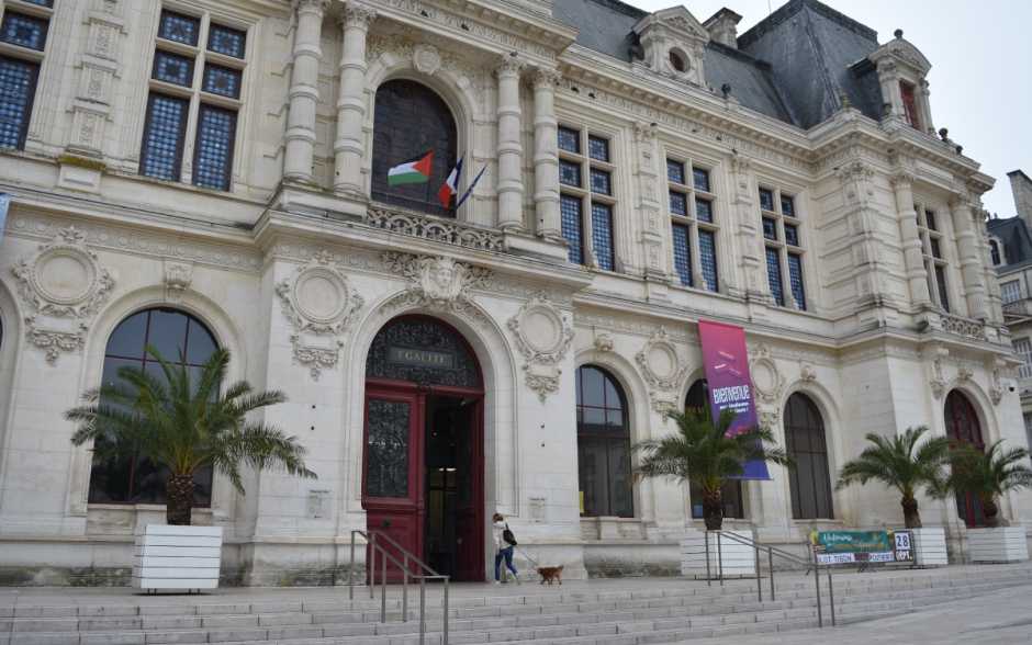 Le drapeau palestinien hissé à Poitiers et Migné-Auxances