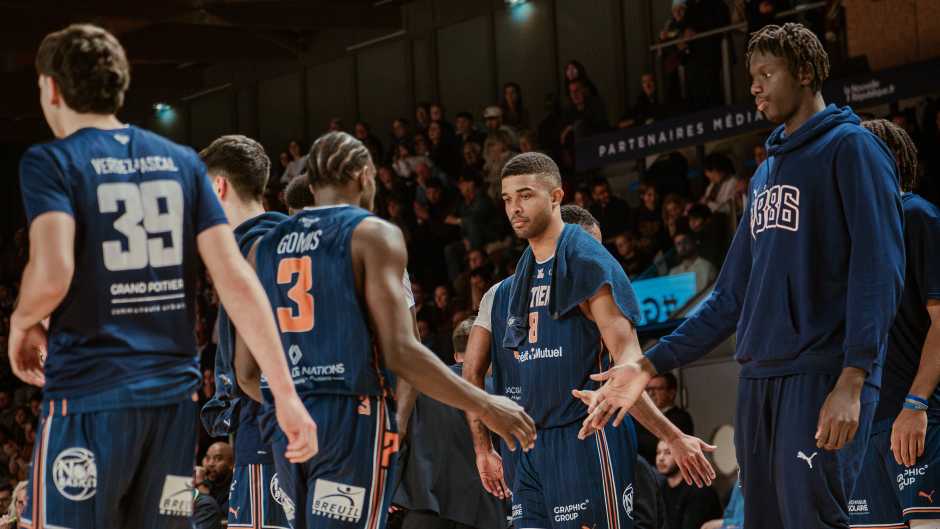 Basket/Elite 2 - Poitiers frappe fort dans le Nord (83-86)