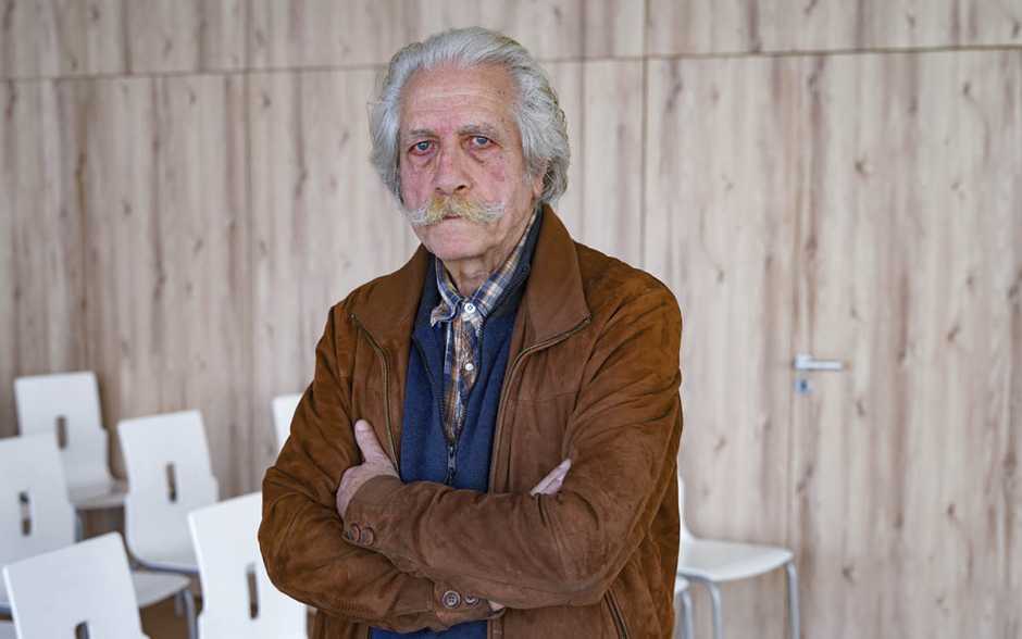 José-Antonio Suarez-Pazos, en toile de fond