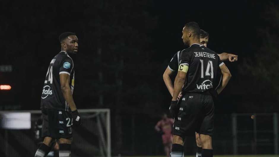 Football/National 2 : Poitiers craque en fin de match aux Herbiers et laisse filer la victoire (2-1)