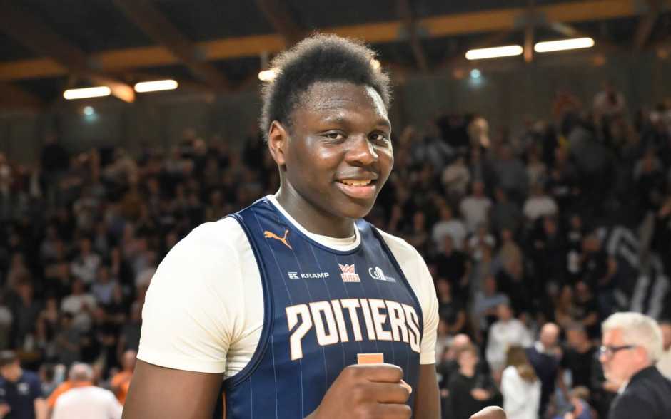 Basket/Elite 2 - Cinq à la suite pour Poitiers à Rouen (88-90)