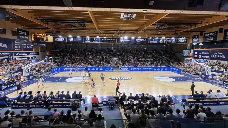 Basket/Elite 2 - Le Poitiers Basket 86 surpris d'entrée face à Evreux (80-86)