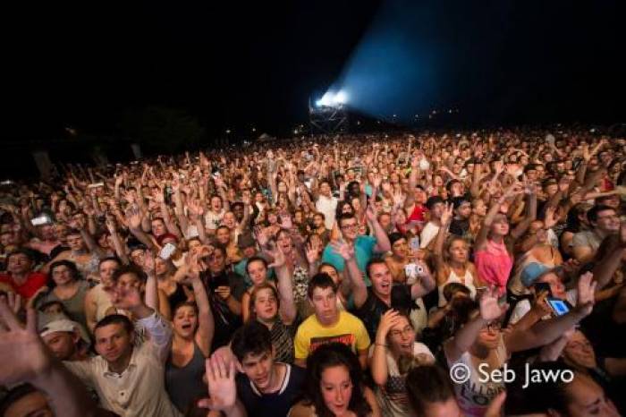 10 500 personnes les mains en l'air pour Black M