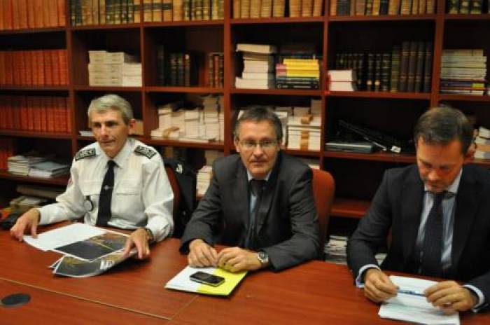 Trois individus présentés au juge pour vols en série