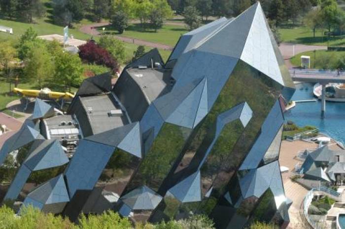 « Tous ensemble derrière<br> le Futuroscope »