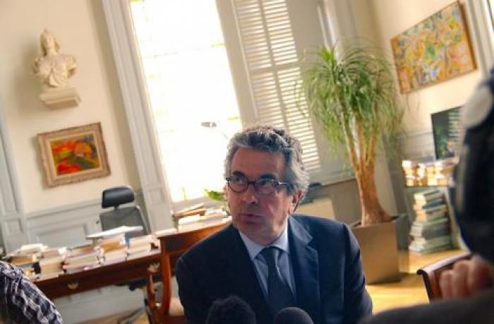 Claeys plaide pour le Centre