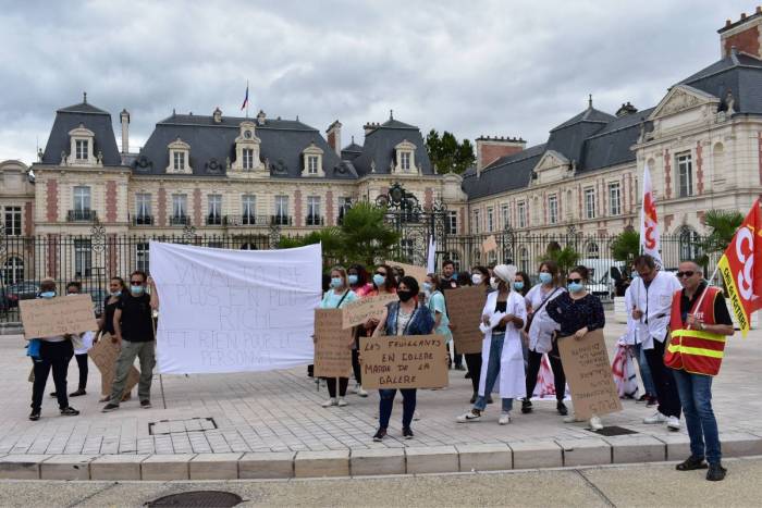 Poitiers - Le personnel de l'Ehpad des Feuillants en grève