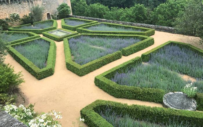 Touffou côté jardin