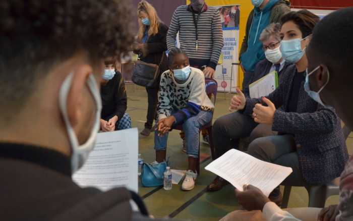 Sarah El Haïry diligente une inspection de la Fédération des centres sociaux après sa rencontre avec des jeunes à Poitiers