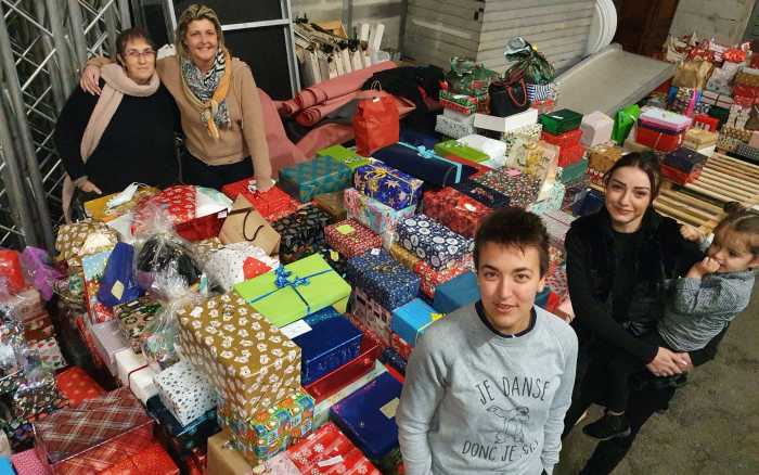 Des boîtes à cadeaux par milliers