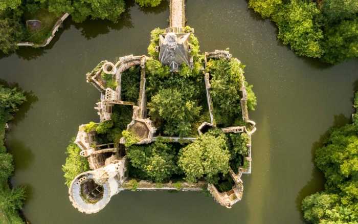 A La Mothe-Chandeniers, des néo-châtelains désenchantés