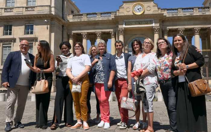 Debout les femmes !, road-movie parlementaire réjouissant