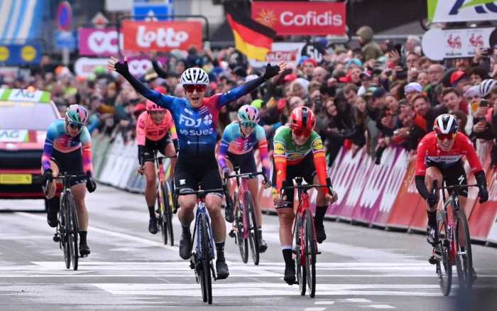 Cyclisme – Magnifique victoire de Grace Brown sur Liège-Bastogne-Liège