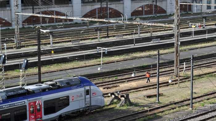 Léonore Moncond'huy et Florence Jardin interpellent la SNCF