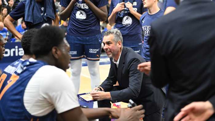 Basket/Elite 2 - Poitiers s’incline logiquement dans la forteresse roannaise (94-75)