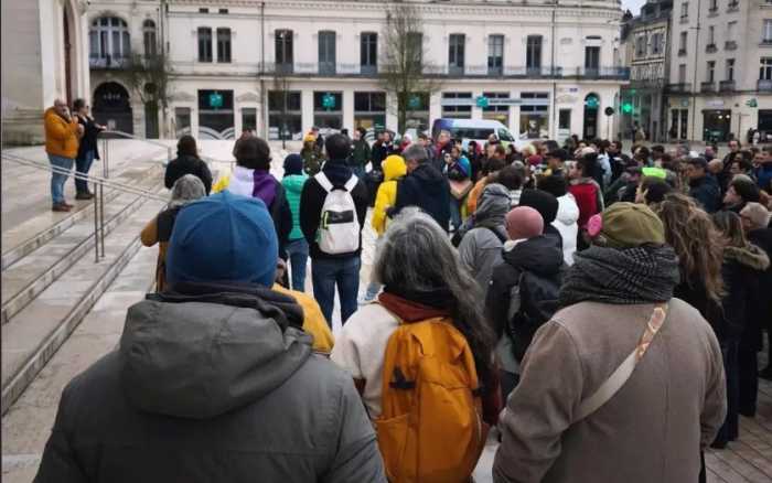 Après l'agression homophobe, 150 personnes en soutien à la victime à Poitiers