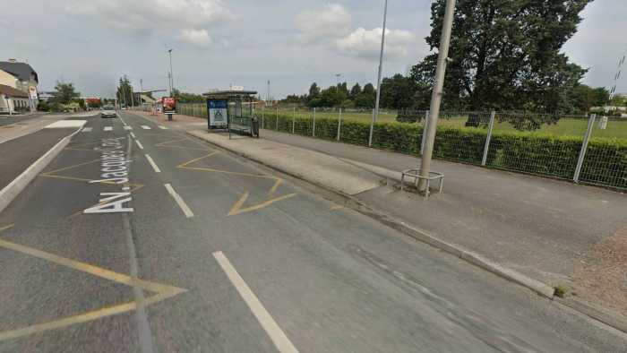 Poitiers : percutée par une voiture en trottinette, une jeune femme succombe à ses blessures