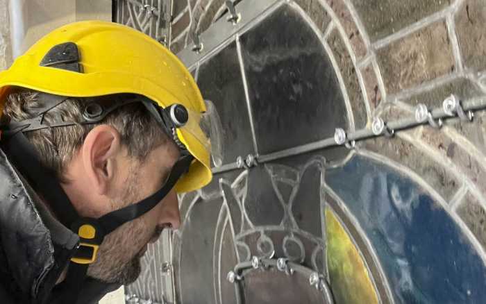 François Fizet en verre et avec tous