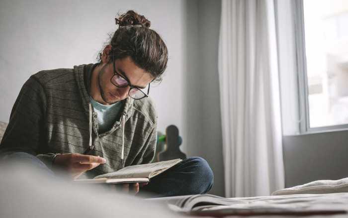 Les jeunes face à la précarité