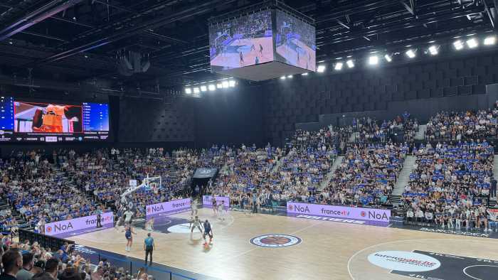 Basket/Elite 2 - Poitiers s'incline, Pau égalise en finale des play-offs (72-81)