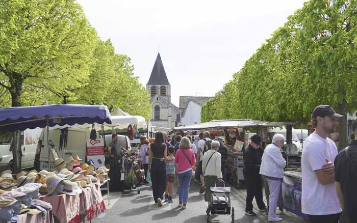 A Chauvigny, un marché entre tradition et gourmandise