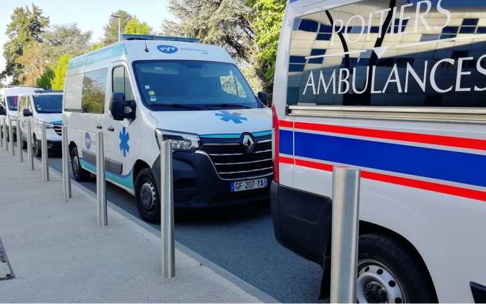 Six ambulances de Poitiers en partance pour la Gironde