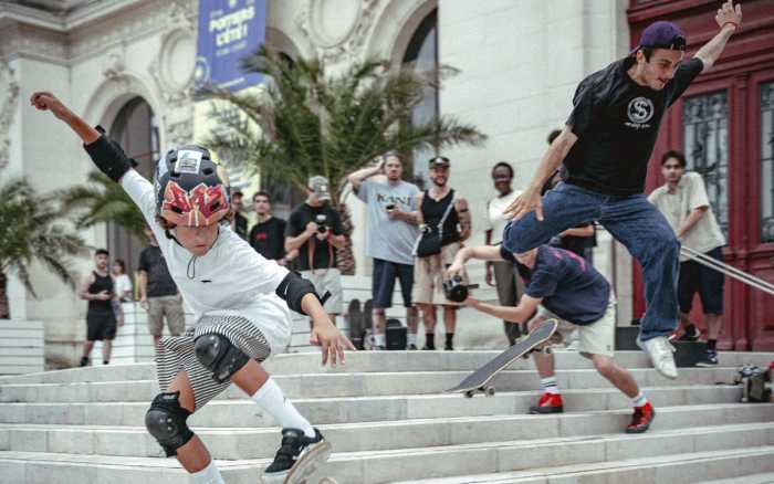 Le skate surfe sur une nouvelle vague