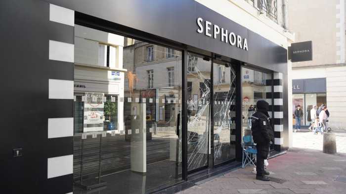 Au lendemain des dégradations inédites à Poitiers, le bilan est lourd