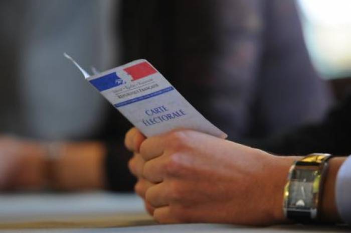 Les maires ne battent pas en retraite