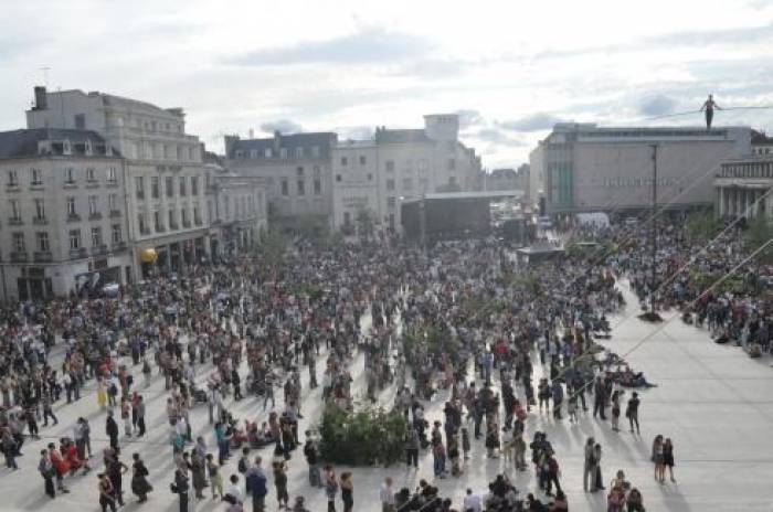 La place Leclerc noire de monde